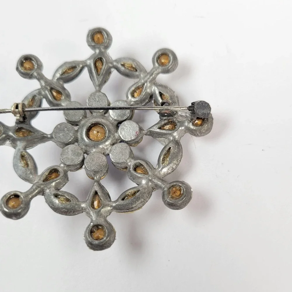 Vintage Pot‎ Metal Brooch Floral Snowflake Blue Clear Rhinestones READ